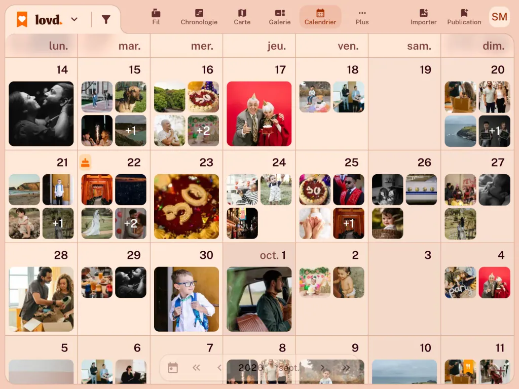 Le calendrier Lovd en septembre : des photos presque tous les jours, des gâteaux d'anniversaire à une balade sur les falaises, et un anniversaire marqué le 22.