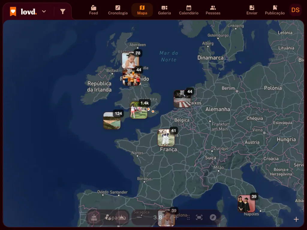 O mapa da Europa no Lovd com pilhas de fotos no Reino Unido, em França, nos Países Baixos e em Itália, a maioria no sul de Inglaterra.