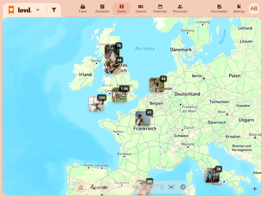Die Lovd-Karte von Europa mit Fotostapeln in Großbritannien, Frankreich, den Niederlanden und Italien, die meisten davon in Südengland.