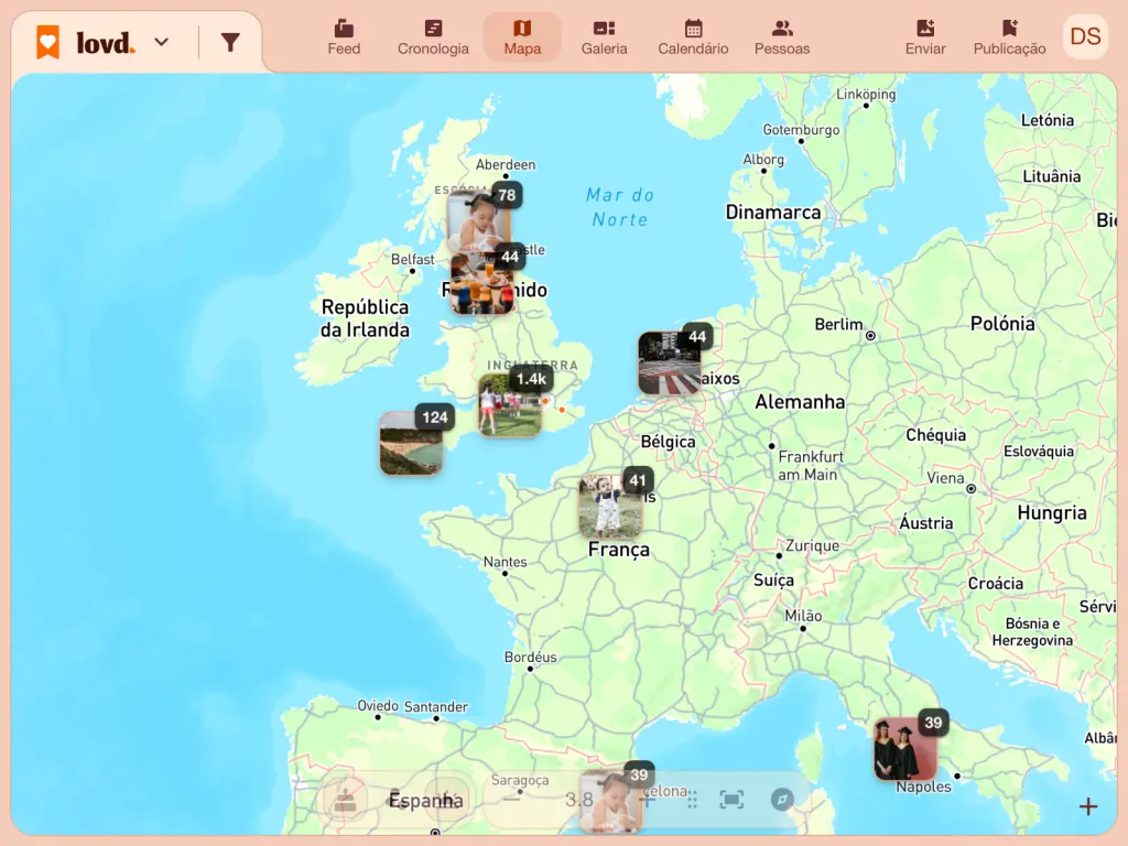 O mapa da Europa no Lovd com pilhas de fotos no Reino Unido, em França, nos Países Baixos e em Itália, a maioria no sul de Inglaterra.