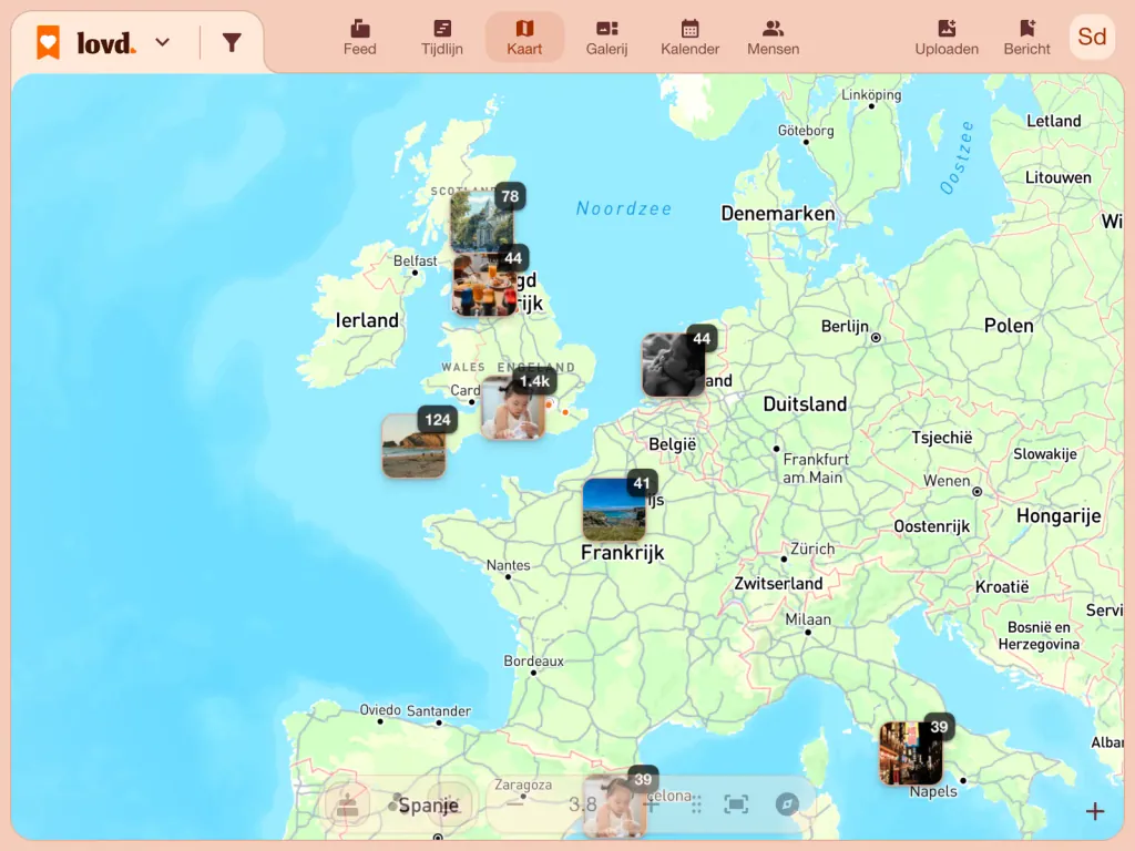 De Lovd-kaart van Europa met stapels foto's in het Verenigd Koninkrijk, Frankrijk, Nederland en Italië, de meeste in Zuid-Engeland.